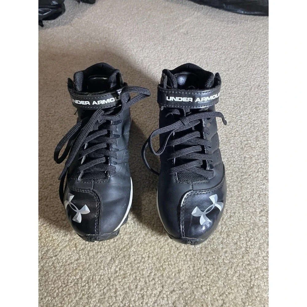 Under Armour Crusher Mid Youth Football Cleats Black White 1235878-001 Size 1Y